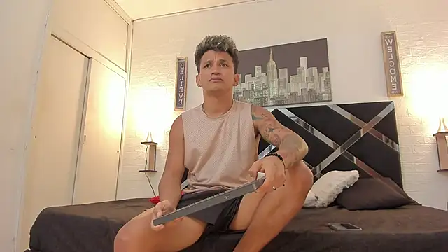 nakedfoam1 online show from 09-23-25, 04:19