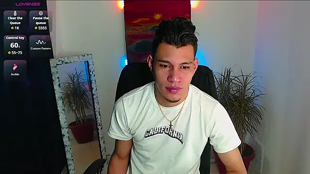 Snapshot of dirtyboy_23 chatting on 11-12-25, 06:17 dirtyboy 23 online show from 11-12-25, 06:17