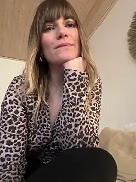 Snapshot of Milla__one chatting on 01-30-25, 02:15 Milla one online show from 01-30-25, 02:15