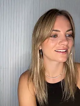 Snapshot of Milla__one chatting on 09-15-25, 07:53 Milla one online show from 09-15-25, 07:53