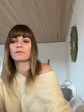 Snapshot of Milla__one chatting on 02-06-25, 09:32 Milla one online show from 02-06-25, 09:32