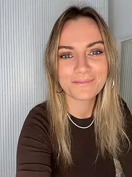 Snapshot of Milla__one chatting on 11-11-25, 09:48 Milla one online show from 11-11-25, 09:48