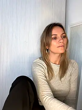 Snapshot of Milla__one chatting on 11-17-25, 10:52 Milla one online show from 11-17-25, 10:52