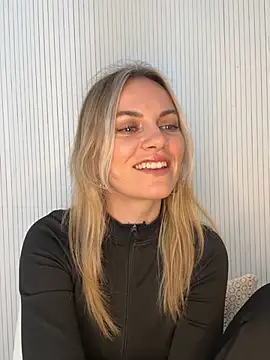 Snapshot of Milla__one chatting on 02-04-26, 12:44 Milla one online show from 02-04-26, 12:44