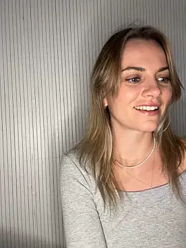 Snapshot of Milla__one chatting on 10-11-25, 05:25 Milla one online show from 10-11-25, 05:25