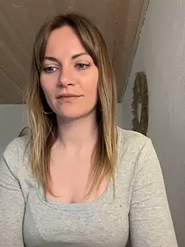 Snapshot of Milla__one chatting on 03-13-25, 02:01 Milla one online show from 03-13-25, 02:01