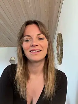 Snapshot of Milla__one chatting on 03-06-25, 07:58 Milla one online show from 03-06-25, 07:58