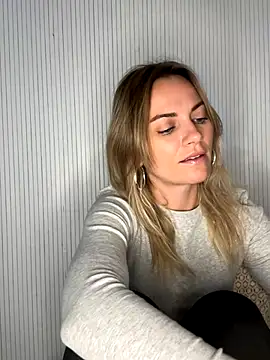 Snapshot of Milla__one chatting on 11-09-25, 02:21 Milla one online show from 11-09-25, 02:21