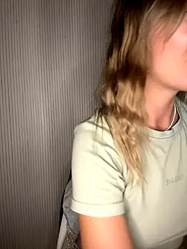 Snapshot of Milla__one chatting on 09-20-25, 08:14 Milla one online show from 09-20-25, 08:14