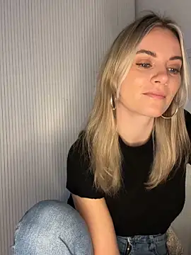 Milla  one online show from 12-19-25, 10:06