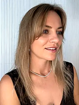 Snapshot of Milla__one chatting on 09-18-25, 08:06 Milla one online show from 09-18-25, 08:06