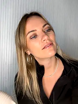 Snapshot of Milla__one chatting on 09-10-25, 09:30 Milla one online show from 09-10-25, 09:30