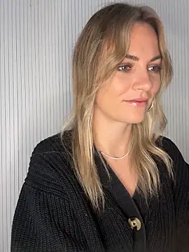 Snapshot of Milla__one chatting on 09-29-25, 07:04 Milla one online show from 09-29-25, 07:04