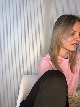 Snapshot of Milla__one chatting on 02-17-26, 02:58 Milla one online show from 02-17-26, 02:58