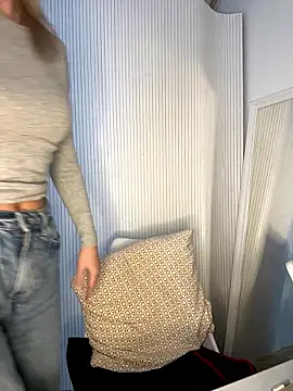 Milla  one online show from 01-10-26, 02:12