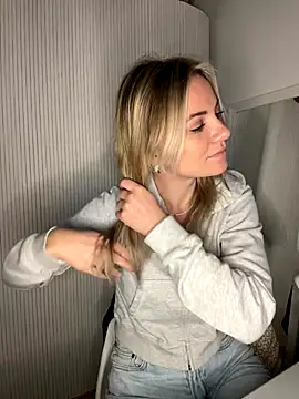 Milla  one online show from 12-20-25, 03:26