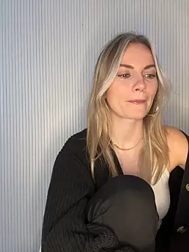 Snapshot of Milla__one chatting on 02-10-26, 01:32 Milla one online show from 02-10-26, 01:32