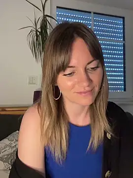 Snapshot of Milla__one chatting on 03-20-25, 11:27 Milla one online show from 03-20-25, 11:27