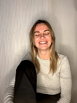 Milla  one online show from 11-24-25, 01:44