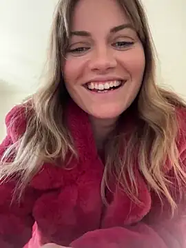 Snapshot of Milla__one chatting on 02-17-25, 03:55 Milla one online show from 02-17-25, 03:55