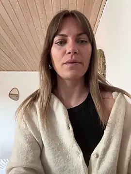 Snapshot of Milla__one chatting on 03-10-25, 09:56 Milla one online show from 03-10-25, 09:56