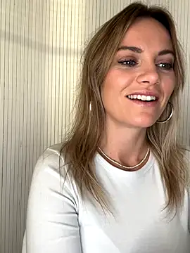 Snapshot of Milla__one chatting on 10-01-25, 06:07 Milla one online show from 10-01-25, 06:07