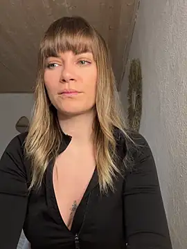 Snapshot of Milla__one chatting on 02-12-25, 08:38 Milla one online show from 02-12-25, 08:38