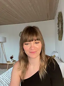 Snapshot of Milla__one chatting on 01-30-25, 11:11 Milla one online show from 01-30-25, 11:11