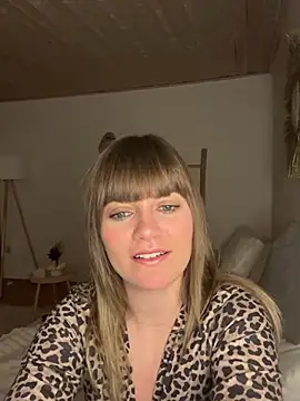 Snapshot of Milla__one chatting on 02-05-25, 06:59 Milla one online show from 02-05-25, 06:59