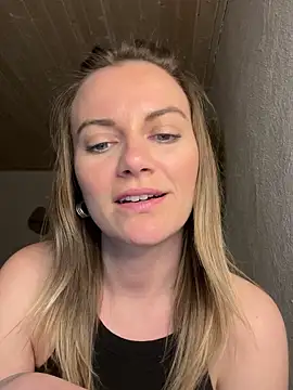 Snapshot of Milla__one chatting on 03-04-25, 07:32 Milla one online show from 03-04-25, 07:32