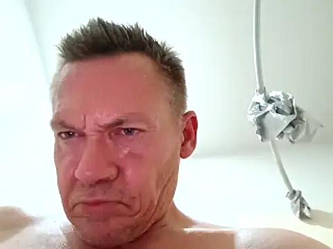 Snapshot of ed44435 chatting on 01-08-26, 03:45 ed44435 online show from 01-08-26, 03:45