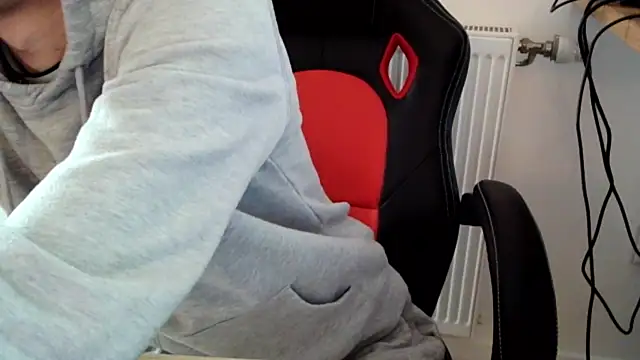 Snapshot of ElViko11 chatting on 02-15-25, 10:11 ElViko11 online show from 02-15-25, 10:11