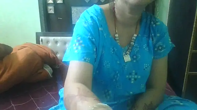 couplesuni online show from 10-13-25, 10:39