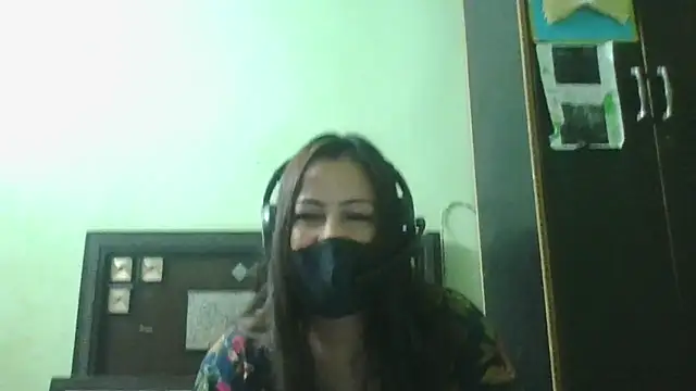 couplesuni online show from 04-11-26, 05:27