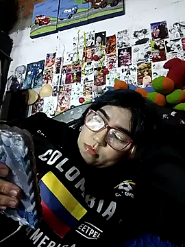 dafne19  online show from 10-22-25, 05:07