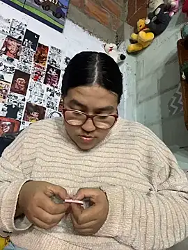 dafne19  online show from 12-23-25, 04:56