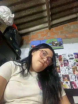 dafne19  online show from 11-28-25, 04:45