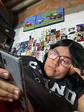 dafne19  online show from 11-25-25, 04:24