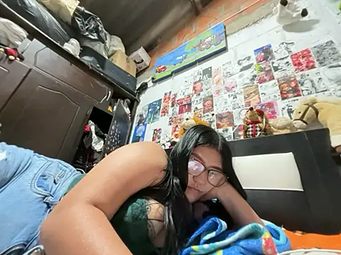 dafne19  online show from 05-10-26, 04:49