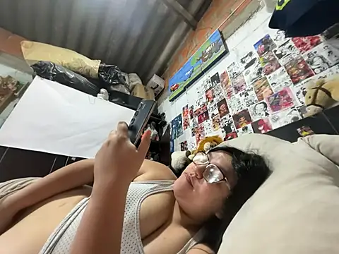 Snapshot of dafne19_ chatting on 07-13-26, 11:09 dafne19 online show from 07-13-26, 11:09