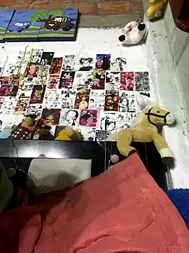 dafne19  online show from 11-26-25, 03:50