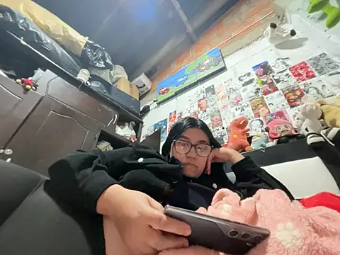 dafne19  online show from 03-17-26, 04:04