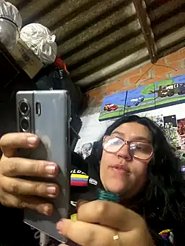 dafne19  online show from 11-22-25, 05:06