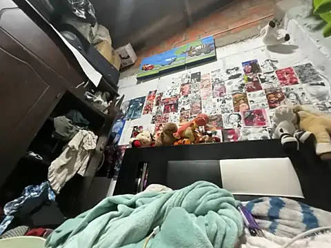 dafne19  online show from 03-12-26, 04:07