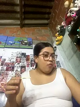 dafne19  online show from 12-20-25, 05:10