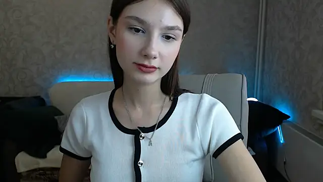 Snapshot of AnaHoney chatting on 02-15-25, 05:30 AnaHoney online show from 02-15-25, 05:30