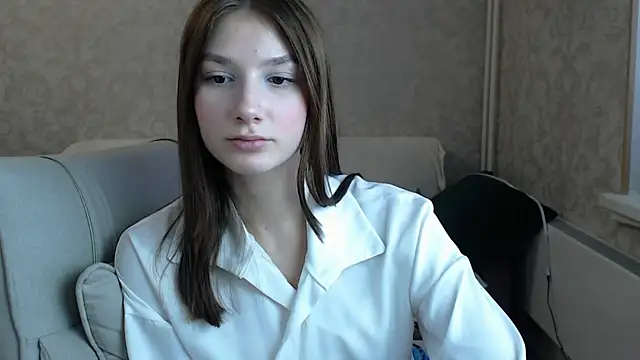Snapshot of AnaHoney chatting on 03-17-25, 04:29 AnaHoney online show from 03-17-25, 04:29