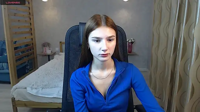 Snapshot of AnaHoney chatting on 09-20-25, 02:27 AnaHoney online show from 09-20-25, 02:27