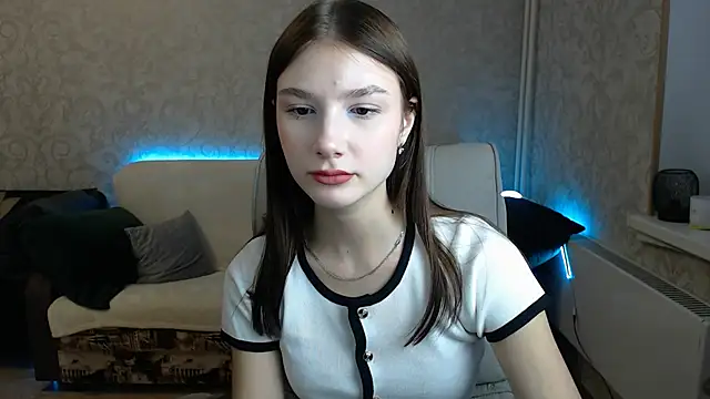 Snapshot of AnaHoney chatting on 02-15-25, 02:26 AnaHoney online show from 02-15-25, 02:26