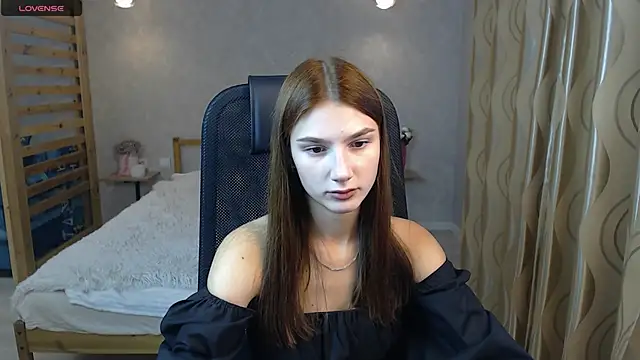 Snapshot of AnaHoney chatting on 09-18-25, 07:44 AnaHoney online show from 09-18-25, 07:44